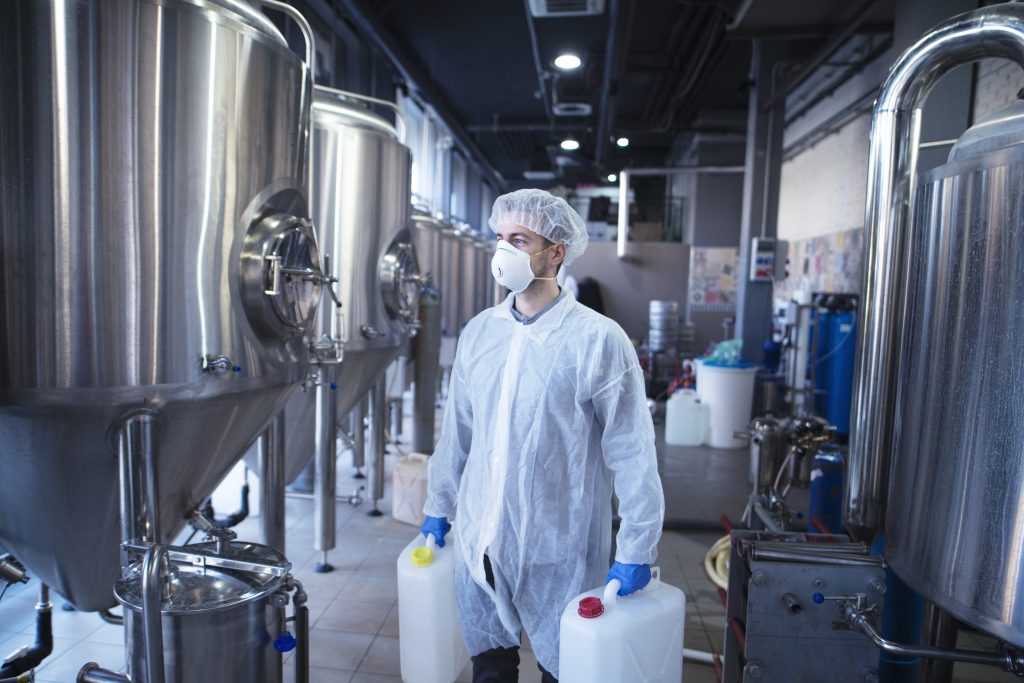 A esterilização industrial é uma prática vital para garantir a qualidade, segurança e conformidade regulatória de produtos em diversos setores. 