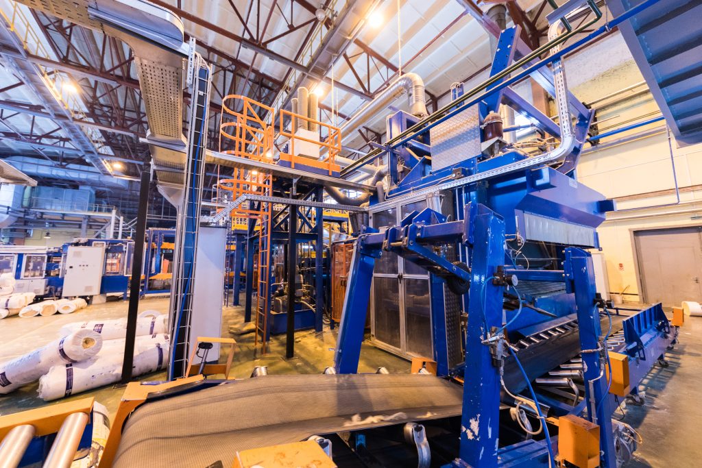 Na Indústria de Papel e Celulose o vapor age em várias etapas do processo de produção, desde o amolecimento da madeira até a secagem do papel